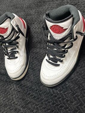 Jordan Men's Athletic Shoes White Black Red Accents